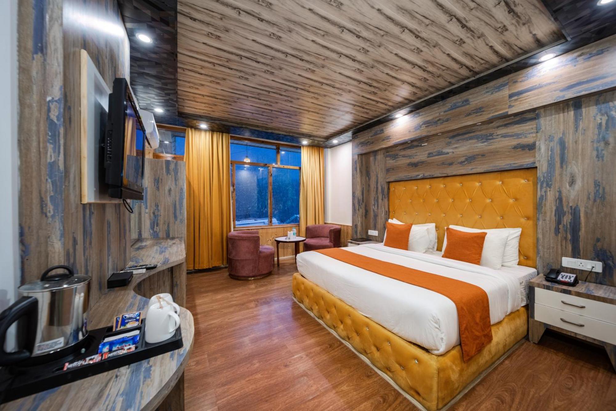 Hill Rver Resort Central Heated And Air Cooled - Near Mall Road — Photos 3