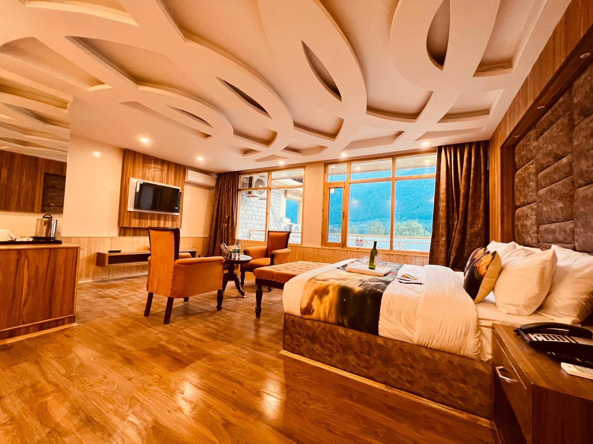 Hill Rver Resort Central Heated And Air Cooled - Near Mall Road — Photos 1